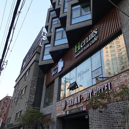 Brown Dot Hotel Changwon Exteriör bild