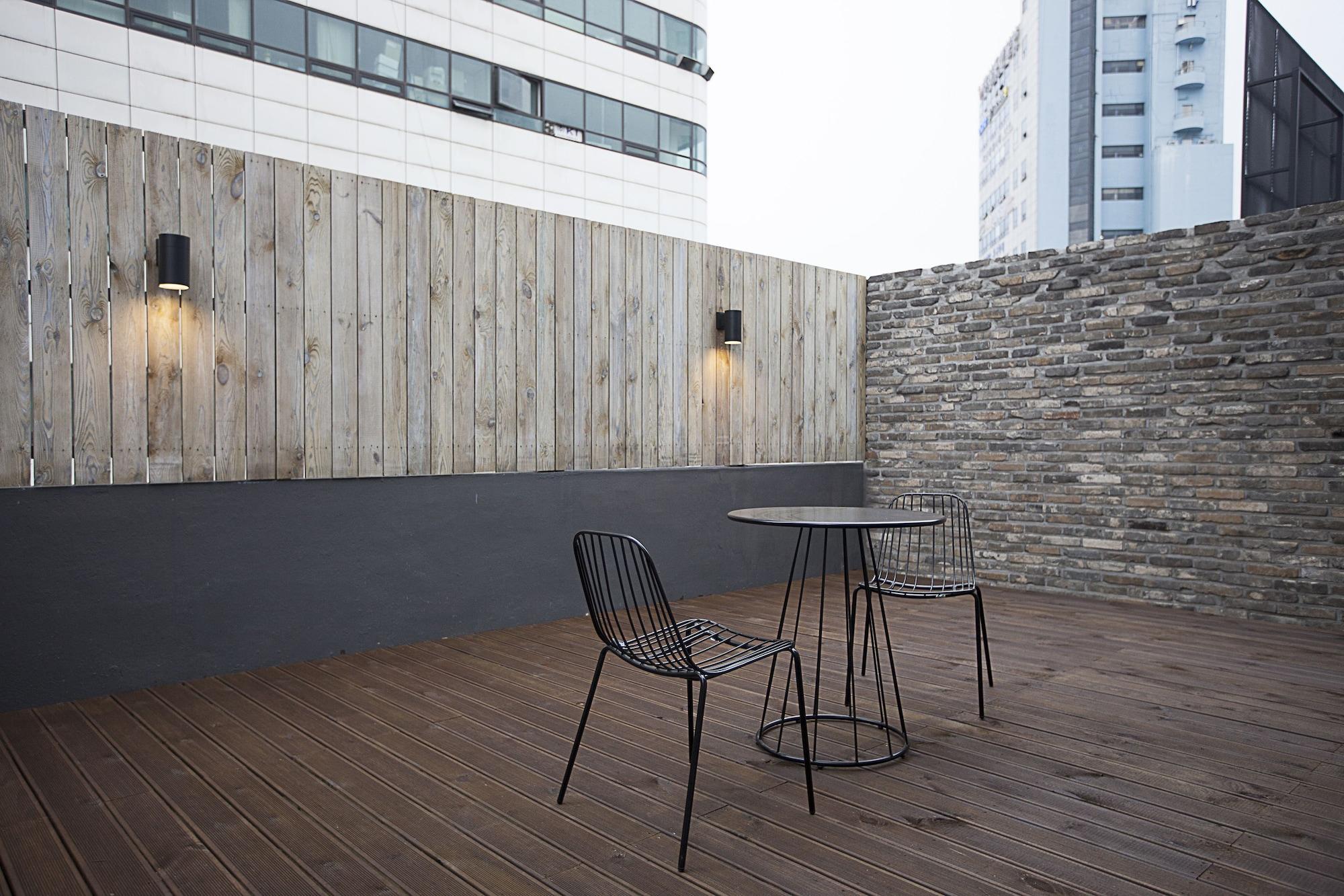 Brown Dot Hotel Changwon Exteriör bild