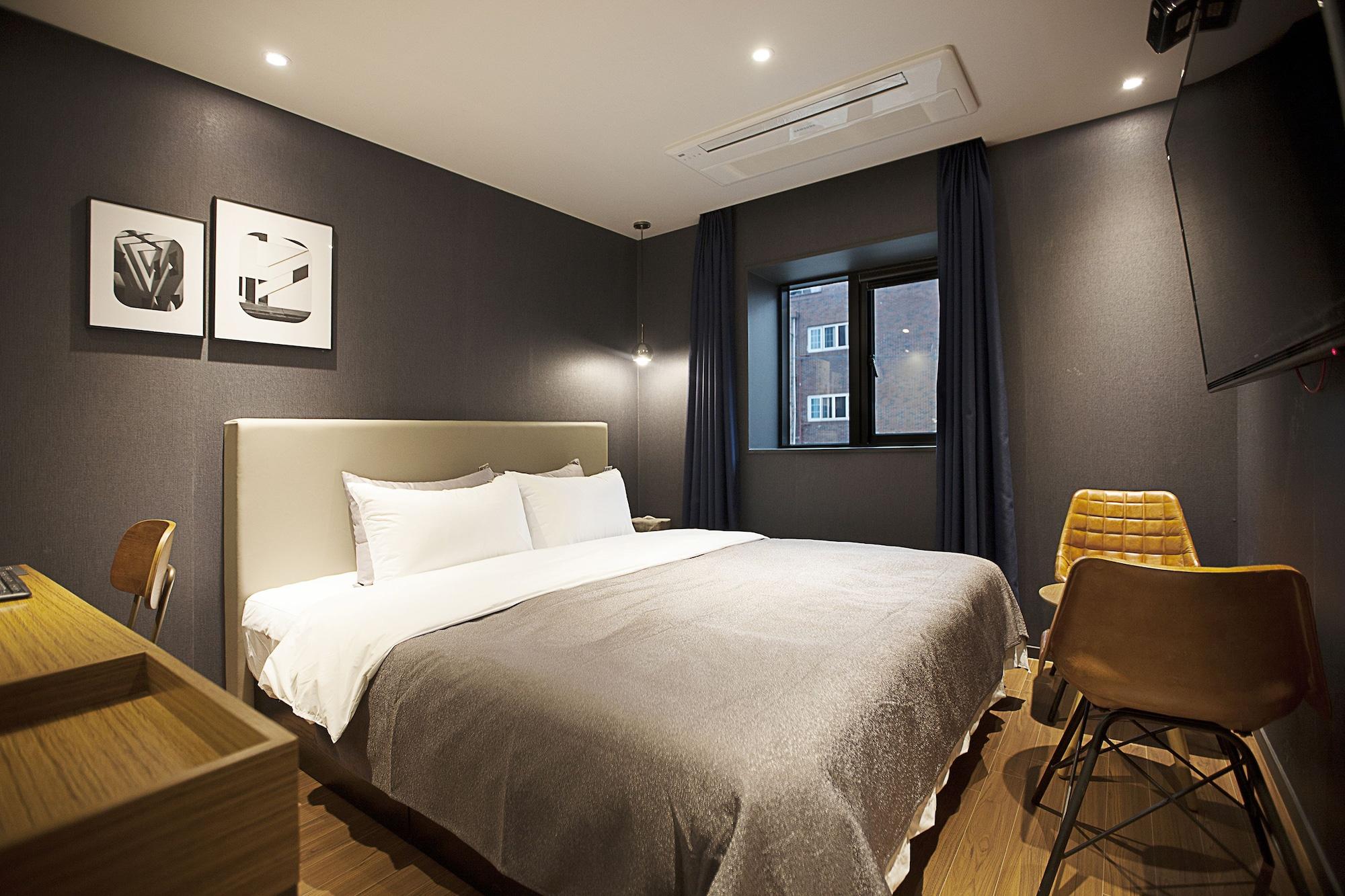 Brown Dot Hotel Changwon Exteriör bild